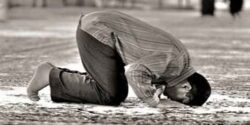 تعبیر خواب نماز خواندن شخص دیگر و ابن سیرین و مادر و مرد و پشت به قبله