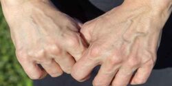 تعبیر خواب پیر شدن دست از امام صادق و حضرت یوسف و ابن سیرین