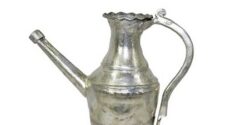 تعبیر خواب آفتابه مسی و افتابه پلاستیکی قرمز و افتابه لگن مسی و افتابه ابن سیرین