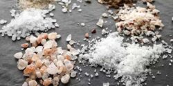 تعبیر خواب سنگ نمک خریدن امام صادق و منوچهر مطیعی و بارش نمک از اسمان