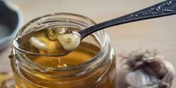 شربت سیر و عسل و خواص سیر و عسل در شب برای مردان و عوارض معجون سیر و عسل