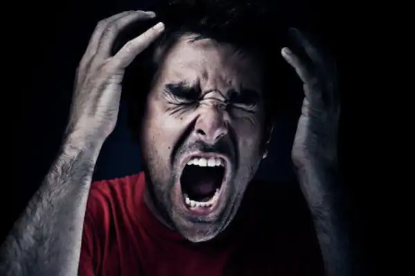تعبیر خواب عصبانیت و دعوا + عصبانی شدن دختر مجرد و عصبانیت و داد زدن