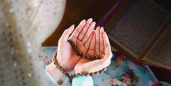 تعبیر خواب عبادت دیگران + پیوستن به عبادت دیگران و دیدن دیگران در حال سجده