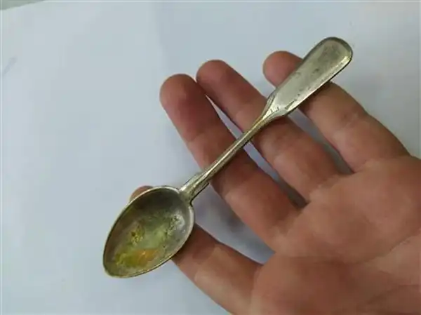 تعبیر خواب قاشق قدیمی + قاشق و چنگال هدیه گرفتن و قاشق برای زن باردار