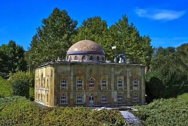 تعبیر خواب کاخ مرمر + پیدا کردن گنج در کاخ مرمر و گم شدن در کاخ مرمر