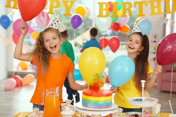 تعبیر خواب رفتن به جشن تولد + جشن تولد از دید امام صادق و تولد خودم و کادو گرفتن