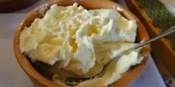 تعبیر خواب سرشیر خوردن + سرشیر خوردن در صبح و سرشیر خوردن با ولع