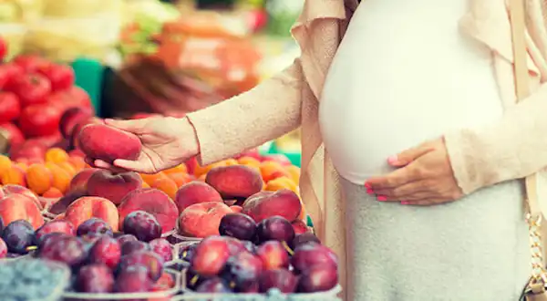 تعبیر خواب شلیل برای زن باردار + خوردن شلیل برای دختر مجرد و خوردن شلیل شیرین