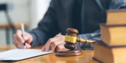تعبیر خواب قاضی دادگاه + برای زن متاهل و بادار و دختر مجرد