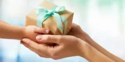 تعبیر خواب کادو دادن به مرده + برای زن متاهل و بادار و دختر مجرد