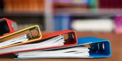 تعبیر خواب بستن پرونده + برای زن متاهل و بادار و دختر مجرد