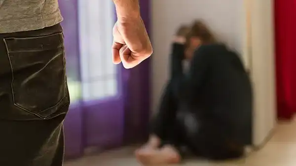 تعبیر خواب شلاق زدن همسر + برای زن متاهل و بادار و دختر مجرد